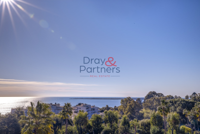Appartement &agrave; vendre &agrave; VALLAURIS La Maure-Super Cannes - 5 pi&egrave;ces - 150 m&sup2; 