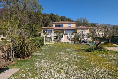 House for sale in CABRIS  - 9 rooms - 313 m&sup2; 