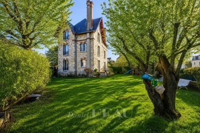 Maison &agrave; vendre &agrave; VERSAILLES  - 12 pi&egrave;ces - 425 m&sup2; 