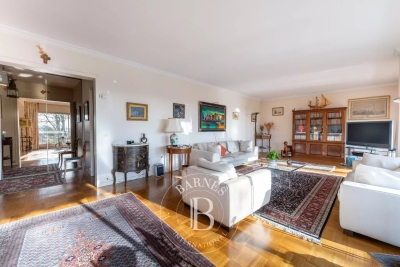 Appartement &agrave; vendre &agrave; LE CHESNAY-ROCQUENCOURT  - 8 pi&egrave;ces - 301 m&sup2; 