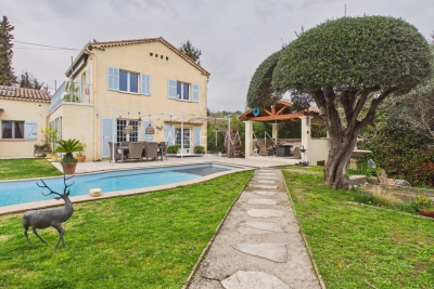 Maison &agrave; vendre &agrave; LE ROURET   - 208 m&sup2; 
