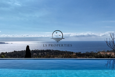 Maison &agrave; vendre &agrave; CARQUEIRANNE  - 9 pi&egrave;ces - 232 m&sup2; 