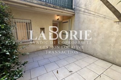 Appartement &agrave; louer &agrave; ENTRAIGUES-SUR-LA-SORGUE  - 3 pi&egrave;ces - 66 m&sup2; 