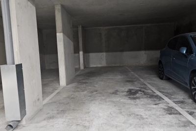 Parking/Garage &agrave; vendre &agrave; ST-LAURENT-DU-VAR    