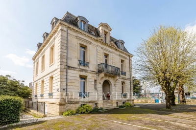 Maison &agrave; vendre &agrave; BÈGLES  - 16 pi&egrave;ces - 500 m&sup2; 