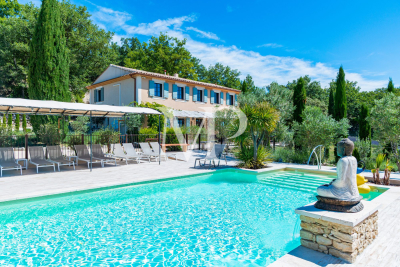 Villa à Gordes &agrave; louer à partir de 6 875 € / semaine, Photo 1