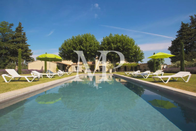 Villa à L'Isle-sur-la-Sorgue &agrave; louer à partir de 6 875 € / semaine, Photo 1