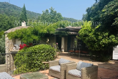 Maison &agrave; vendre &agrave; GRIMAUD  - 7 pi&egrave;ces - 250 m&sup2; 