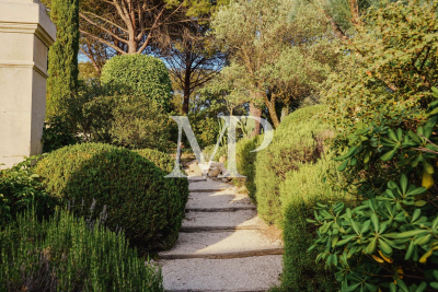 Villa à Maubec &agrave; louer à partir de 6 625 € / semaine, Photo 11