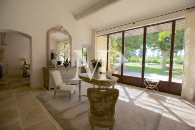 Villa à L'Isle-sur-la-Sorgue &agrave; louer à partir de 6 875 € / semaine, Photo 13