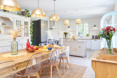 Villa à Maubec &agrave; louer à partir de 6 625 € / semaine, Photo 14