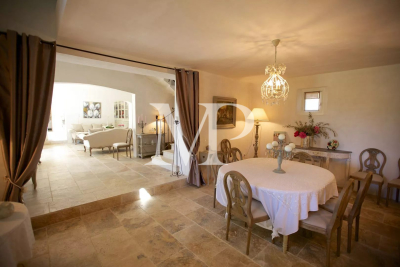 Villa à L'Isle-sur-la-Sorgue &agrave; louer à partir de 6 875 € / semaine, Photo 16