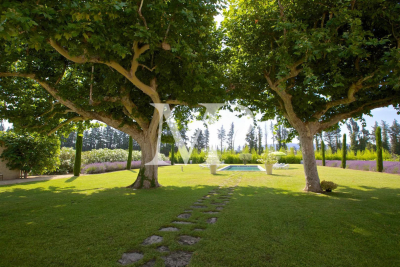 Villa à L'Isle-sur-la-Sorgue &agrave; louer à partir de 6 875 € / semaine, Photo 2