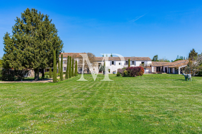 Villa à L'Isle-sur-la-Sorgue &agrave; louer à partir de 11 000 € / semaine, Photo 2