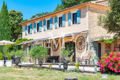Villa à Gordes &agrave; louer à partir de 6 875 € / semaine, Photo 3
