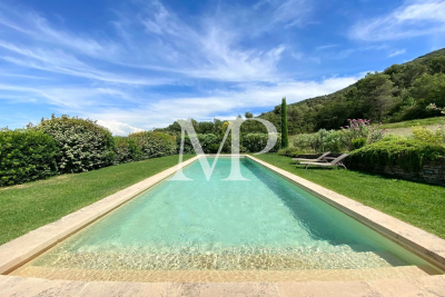 Villa à Lacoste &agrave; louer à partir de 7 500 € / semaine, Photo 3