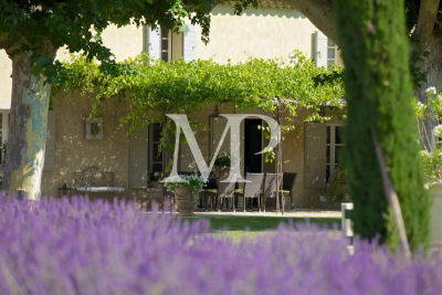 Villa à L'Isle-sur-la-Sorgue &agrave; louer à partir de 6 875 € / semaine, Photo 3