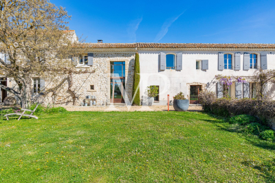 Villa à L'Isle-sur-la-Sorgue &agrave; louer à partir de 11 000 € / semaine, Photo 3
