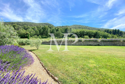 Villa à Lacoste &agrave; louer à partir de 7 500 € / semaine, Photo 4