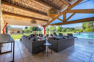 Villa à L'Isle-sur-la-Sorgue &agrave; louer à partir de 11 000 € / semaine, Photo 7