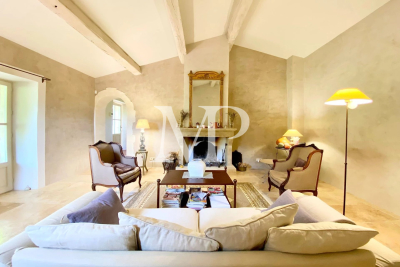Villa à Lacoste &agrave; louer à partir de 7 500 € / semaine, Photo 8