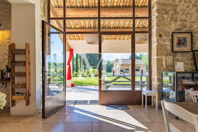 Villa à L'Isle-sur-la-Sorgue &agrave; louer à partir de 11 000 € / semaine, Photo 8