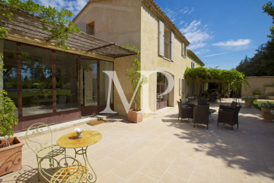 Villa à L'Isle-sur-la-Sorgue &agrave; louer à partir de 6 875 € / semaine, Photo 9