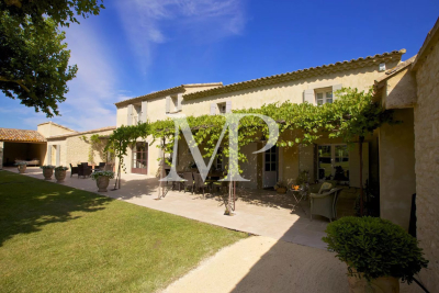 Villa à L'Isle-sur-la-Sorgue &agrave; louer à partir de 6 875 € / semaine, Photo 10