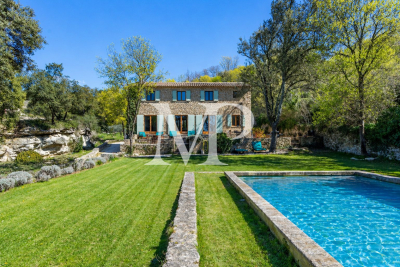 Villa à Gordes &agrave; louer à partir de 5 450 € / semaine, Photo 1