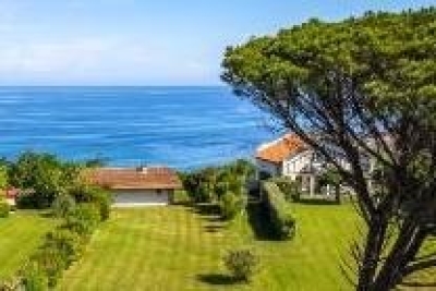 Maison &agrave; vendre &agrave; ST-JEAN-DE-LUZ  - 6 pi&egrave;ces - 130 m&sup2; 
