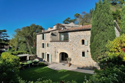 Maison &agrave; vendre &agrave; UZÈS  - 9 pi&egrave;ces - 330 m&sup2; 