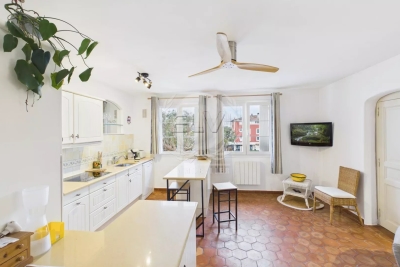 Appartement &agrave; vendre &agrave; GRIMAUD  - 6 pi&egrave;ces - 103 m&sup2; 