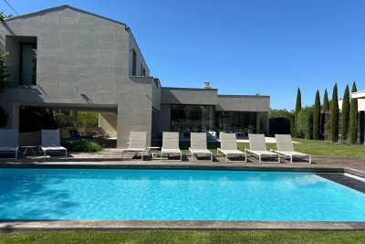 Maison &agrave; vendre &agrave; ST-RÉMY-DE-PROVENCE  - 6 pi&egrave;ces - 270 m&sup2; 