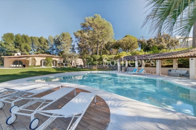 Maison &agrave; vendre &agrave; MOUANS-SARTOUX  - 13 pi&egrave;ces - 540 m&sup2; 