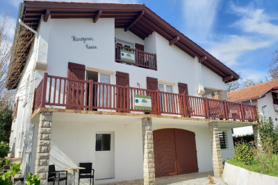 Maison &agrave; vendre &agrave; HENDAYE  - 8 pi&egrave;ces - 220 m&sup2; 