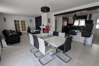 Maison &agrave; vendre &agrave; ST HIPPOLYTE  - 6 pi&egrave;ces - 181 m&sup2; 