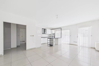 Apartment for sale in CANNES Collines - 3 rooms - 80 m&sup2; 