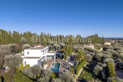 Maison &agrave; vendre &agrave; OPIO  - 8 pi&egrave;ces - 230 m&sup2; 