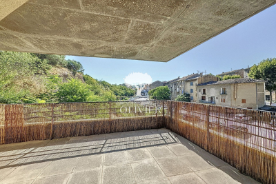 Apartment for sale in APT  - 4 rooms - 120 m&sup2; 
