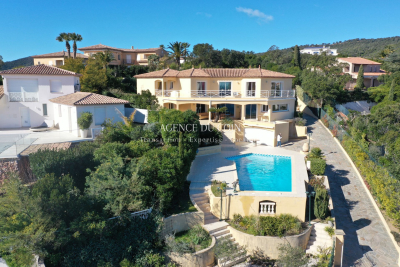 Maison &agrave; vendre &agrave; ROQUEBRUNE-SUR-ARGENS  - 8 pi&egrave;ces - 300 m&sup2; 
