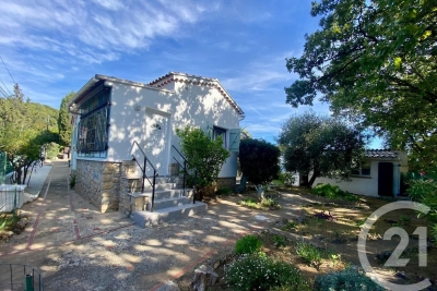 Maison &agrave; vendre &agrave; SANARY-SUR-MER  - 5 pi&egrave;ces - 85 m&sup2; 