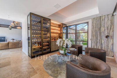 Villa in Mougins for rental from 35 000 € / week, Photo 14