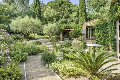 Villa à Ramatuelle &agrave; louer à partir de 16 000 € / semaine, Photo 8