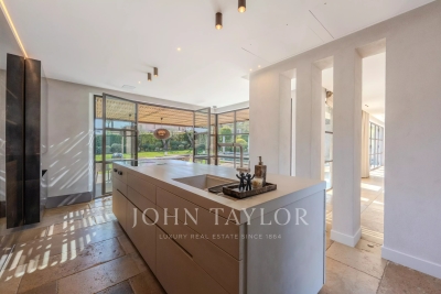 Villa in Mougins for rental from 35 000 € / week, Photo 9