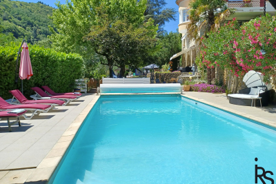 Maison &agrave; vendre &agrave; VALS LES BAINS  - 9 pi&egrave;ces - 250 m&sup2; 