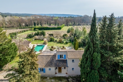 Maison &agrave; vendre piscine ou piscinable saumane de vaucluse 