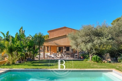 Maison &agrave; vendre &agrave; OLLIOULES  - 6 pi&egrave;ces - 222 m&sup2; 