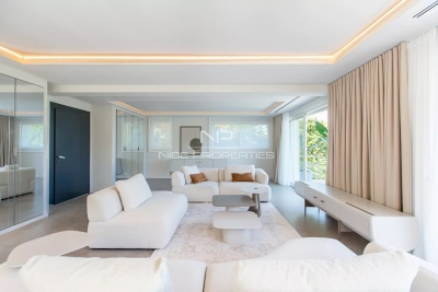 Maison &agrave; vendre &agrave; CAP D'ANTIBES  - 10 pi&egrave;ces - 333 m&sup2; 