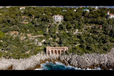 Villa à Roquebrune-Cap-Martin &agrave; louer à partir de 354 000 € / semaine, Photo 1