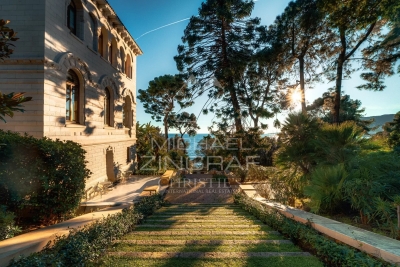 Villa à Roquebrune-Cap-Martin &agrave; louer à partir de 354 000 € / semaine, Photo 2